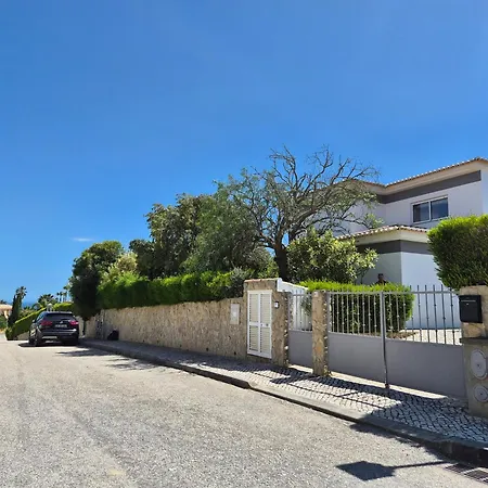 Montanha, 4 Bedroom Villa, With Swimming Pool, Loungers And Alfresco Dining, 10 Min Walk To The Beautiful Da Beach, Shops, Bars And Restaurants! Vila