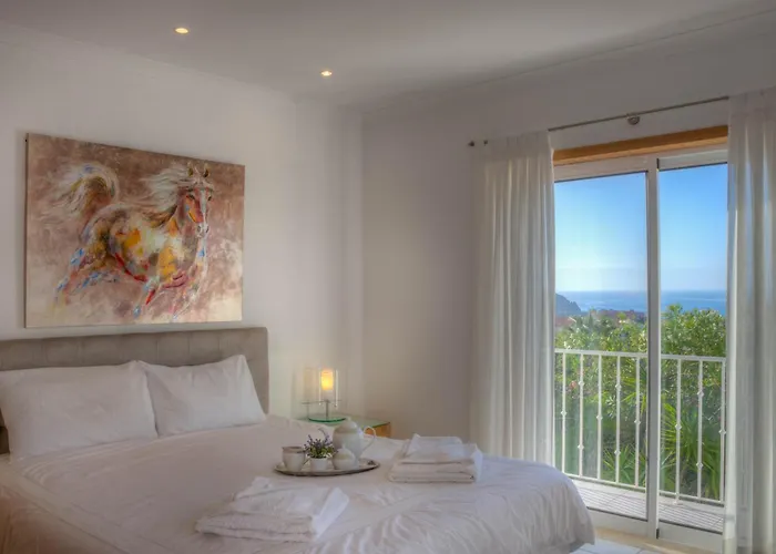 Montanha, 4 Bedroom Villa, With Swimming Pool, Loungers And Alfresco Dining, 10 Min Walk To The Beautiful Da Beach, Shops, Bars And Restaurants! Luz