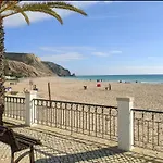 Montanha, 4 Bedroom Villa, With Swimming Pool, Loungers And Alfresco Dining, 10 Min Walk To The Beautiful Da Beach, Shops, Bars And Restaurants! Praia Da Luz