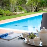Montanha, 4 Bedroom Villa, With Swimming Pool, Loungers And Alfresco Dining, 10 Min Walk To The Beautiful Da Beach, Shops, Bars And Restaurants! Вилла *