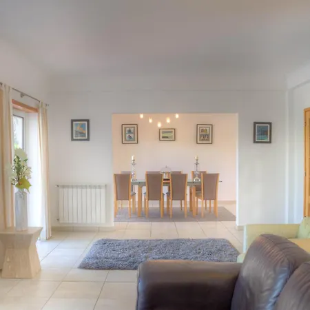 Montanha, 4 Bedroom Villa, With Swimming Pool, Loungers And Alfresco Dining, 10 Min Walk To The Beautiful Da Beach, Shops, Bars And Restaurants!