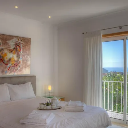 Montanha, 4 Bedroom Villa, With Swimming Pool, Loungers And Alfresco Dining, 10 Min Walk To The Beautiful Da Beach, Shops, Bars And Restaurants! Luz