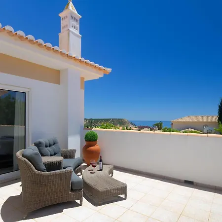 Montanha, 4 Bedroom Villa, With Swimming Pool, Loungers And Alfresco Dining, 10 Min Walk To The Beautiful Da Beach, Shops, Bars And Restaurants! * Luz