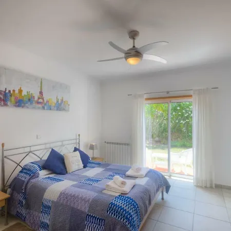 Montanha, 4 Bedroom Villa, With Swimming Pool, Loungers And Alfresco Dining, 10 Min Walk To The Beautiful Da Beach, Shops, Bars And Restaurants! וילה *
